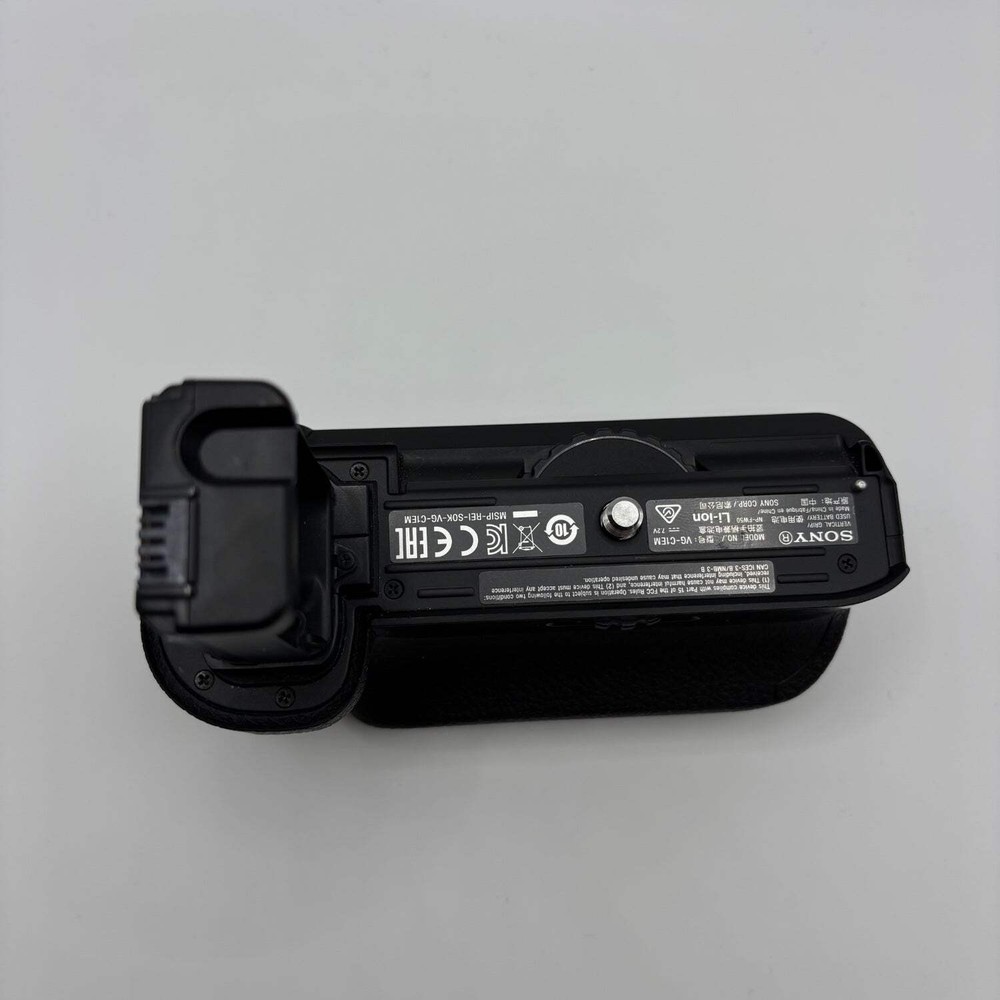 Sony Vertical Grip Camera Battery Mount VG-C1EM