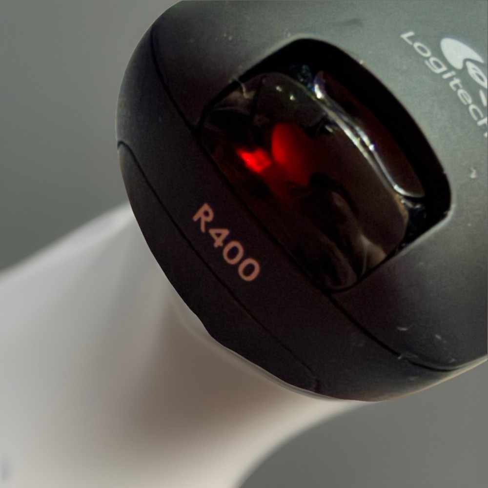 Logitech R400 Wireless Presentation Remote Red Laser Pointer Controls