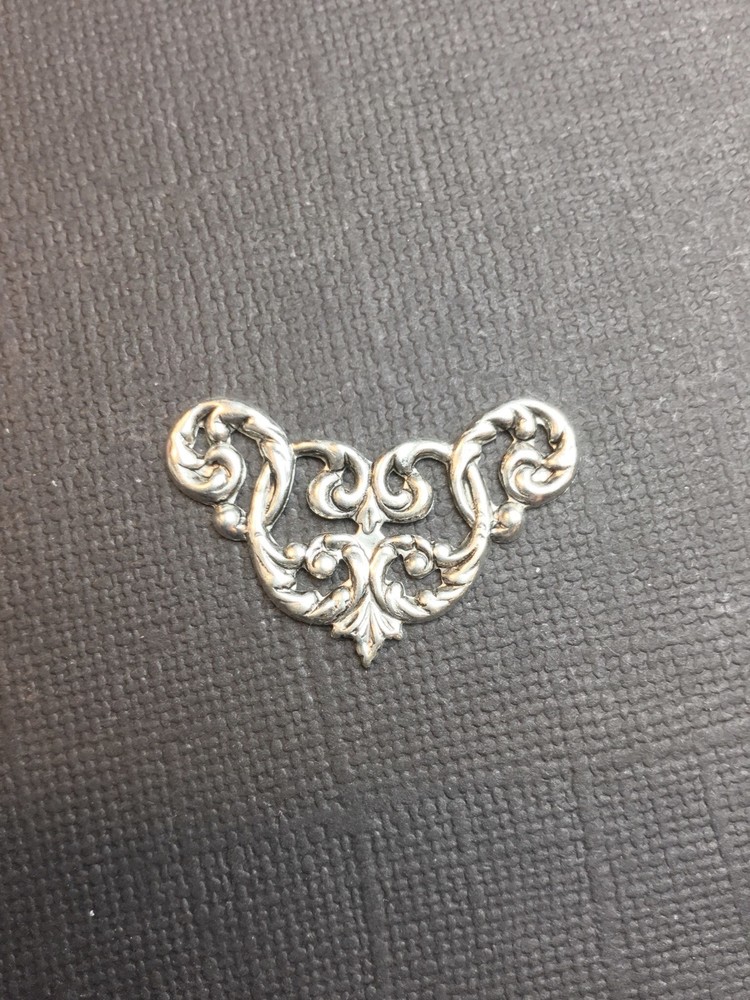 22314 2 Pc. Matte Silver Oxidized Victorian Filigree Corner Finding