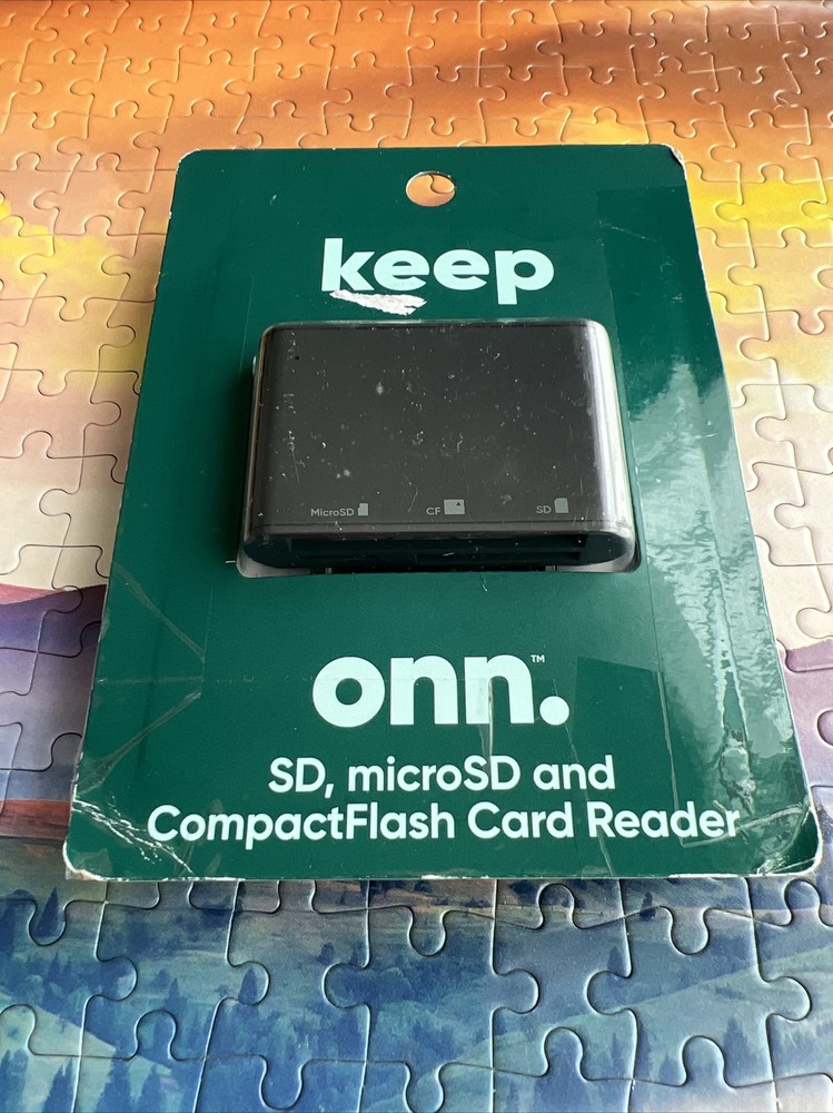 Onn SD, microSD and Compact Flash Card Reader 100014070
