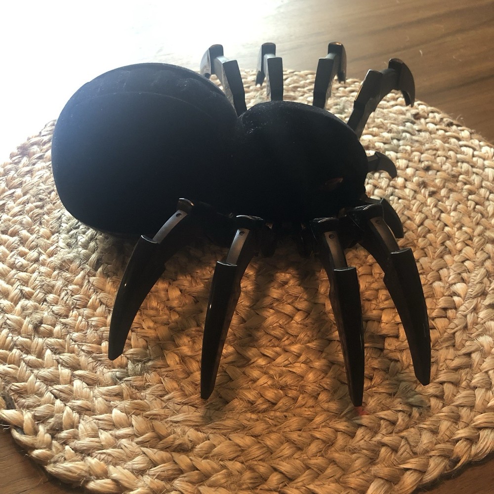 Simulation RC Spray Remote Control Spider Robot Toy Realistic Works DEERC