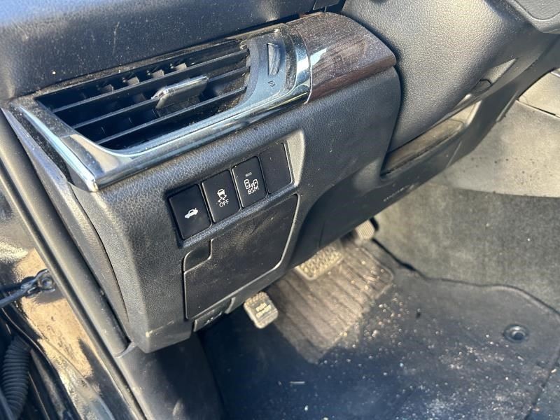 AVALON 2013 High Mounted Stop Light 104567048