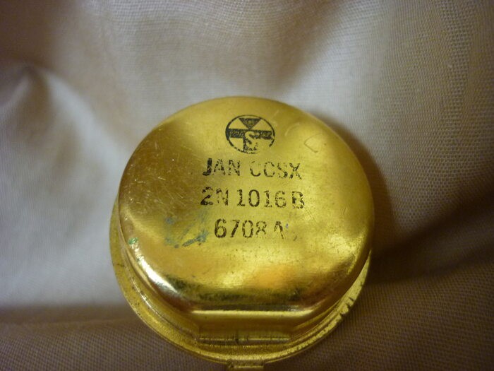 Microchip Technology Transistor USN 2N1016B 6708 A  Vintage Electronics  26A069