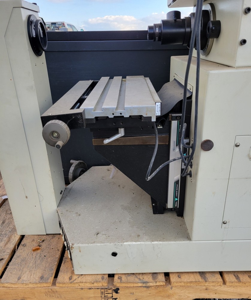 Mitutoyo PH-3500 Profile Projector