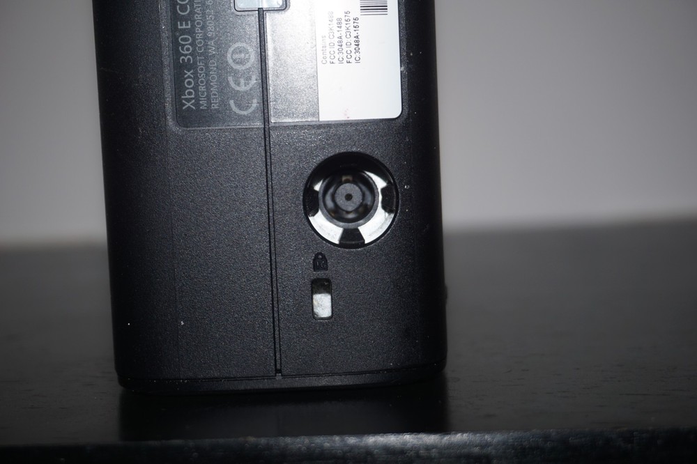 Microsoft Xbox 360 Model 1538 E Console with Kinect - Powers on Sold AS/IS