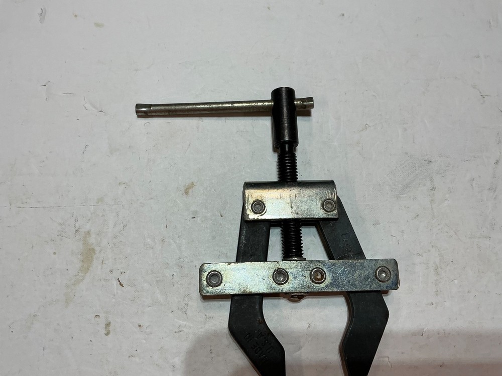 Jaw end roller chain puller fits 40, 50, 60, 80 chain USA made