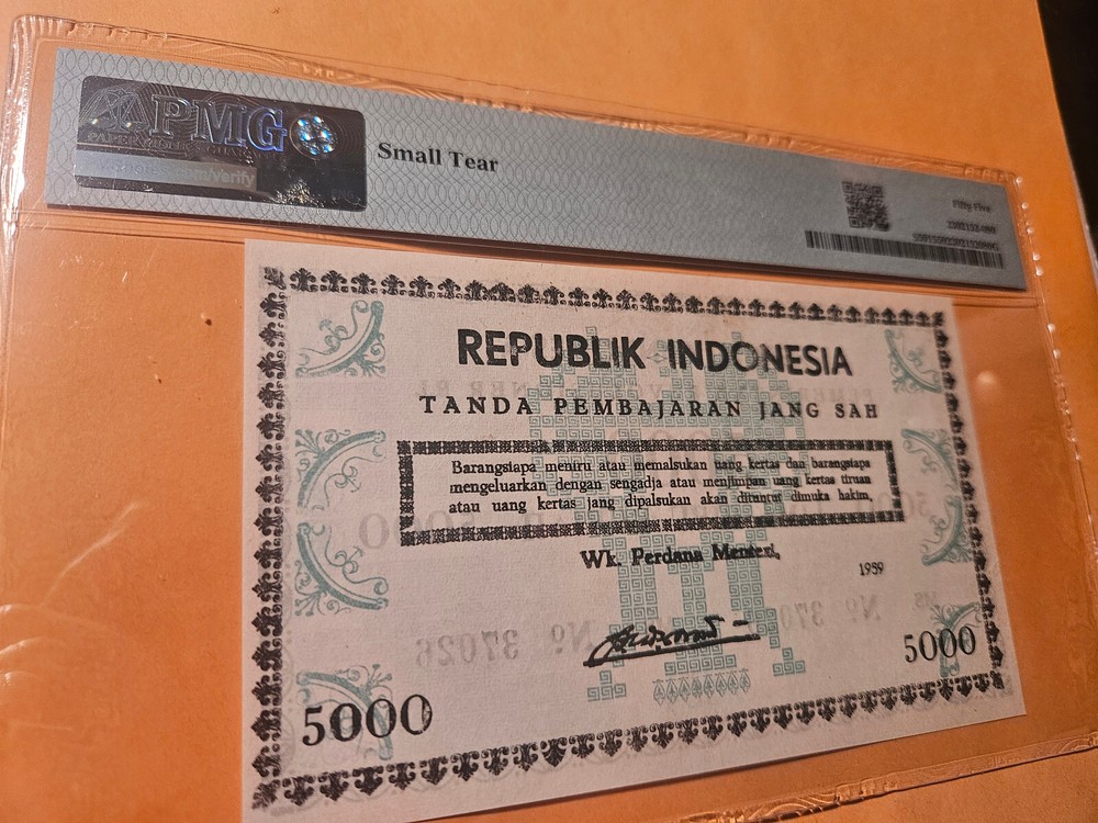 Indonesia Banknote PMG UNC rare this nice