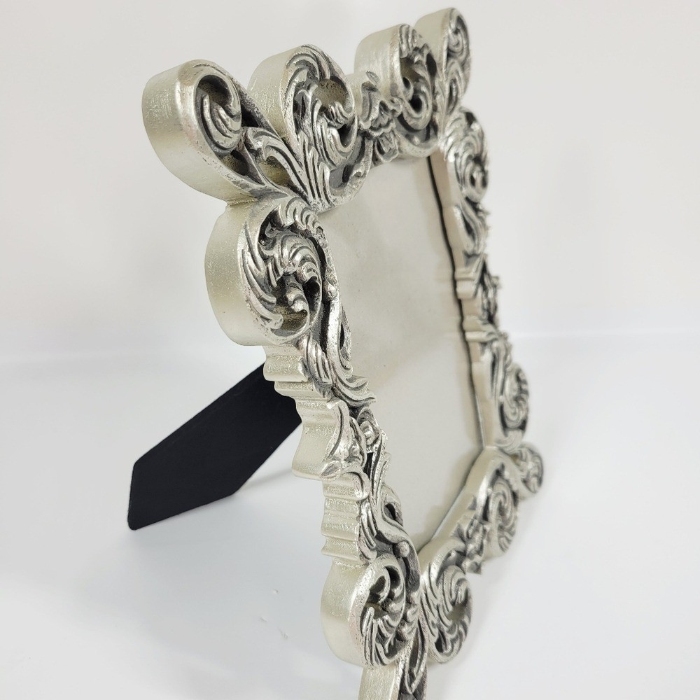 Drexel Heritage Ornate Silvertone 4x6 Tabletop Picture Frame