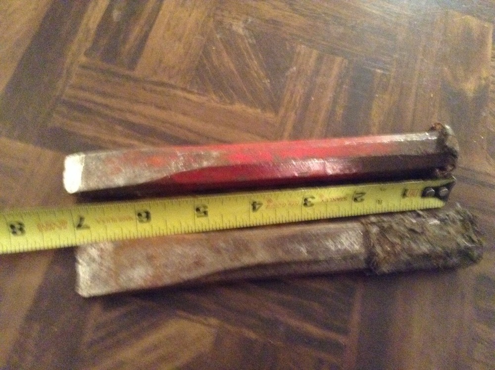 Lot of two chisels