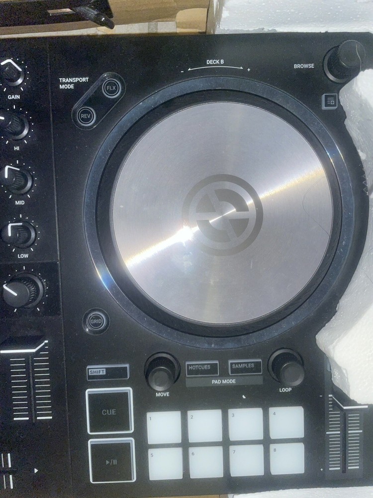 Native Instruments Kontrol S2 MK3 Double Deck Controller - 25421