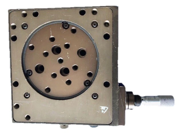 Newport 471 Rotation Stage with Aperture Insert
