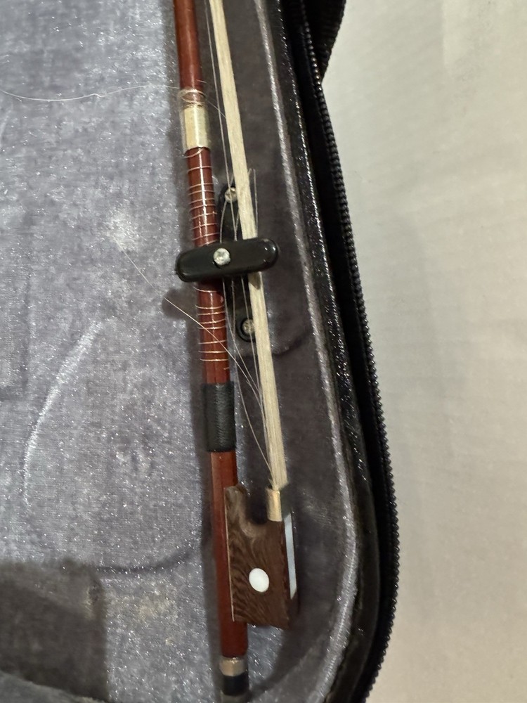 4-Strings 1/8 Violin w/ Backpack Case and Bow.