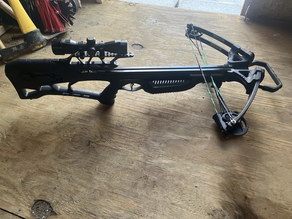 Barnett Quad Edge Crossbow Black 4x32 Scope With Pullback String