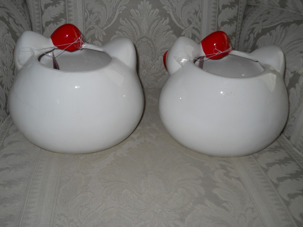 Hello Kitty Planters White with Red bow Very Good condition