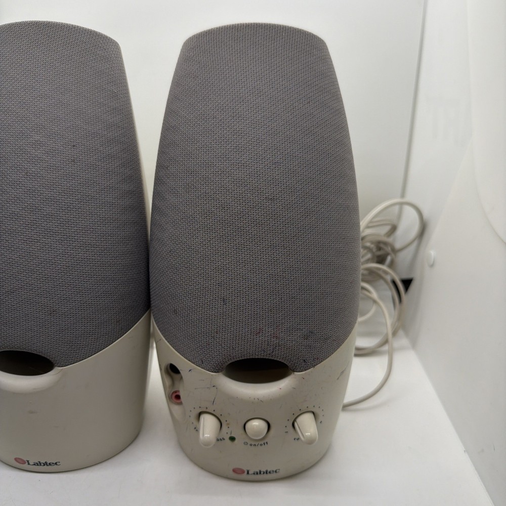 Pair of Labtec White Wired computer speakers Labtec LCS-1060. Tested & Working