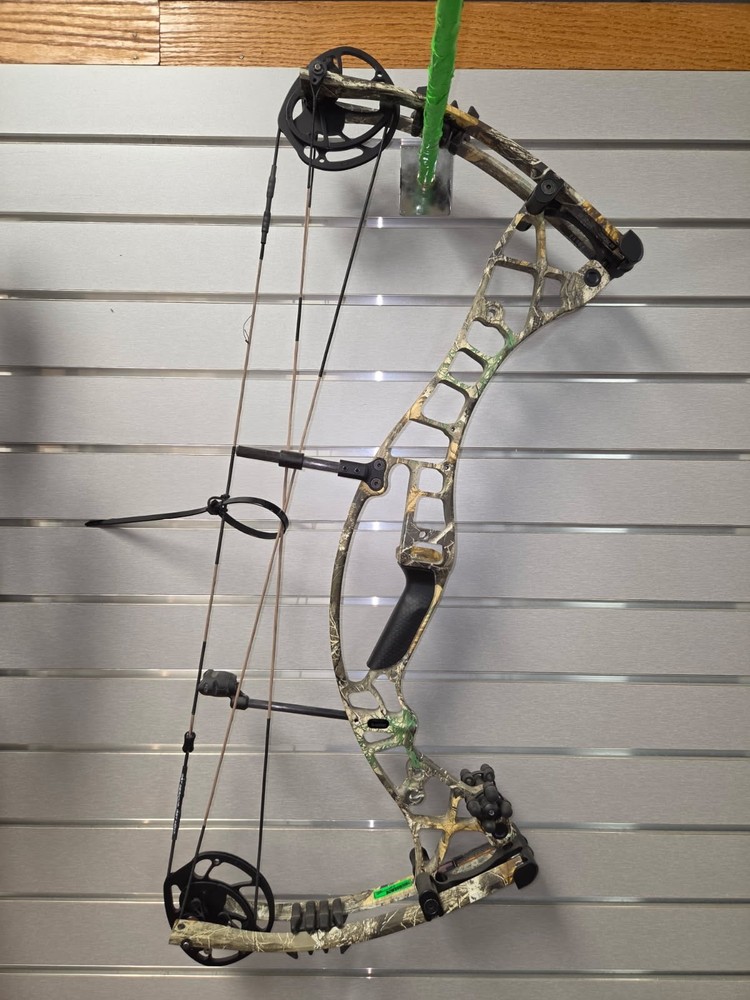 Hoyt Eclipse compound bow