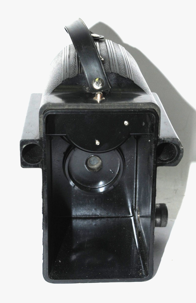 SPARTUS PRESS FLASH CAMERA w/o Bulb. Shutter Works. In good condition.