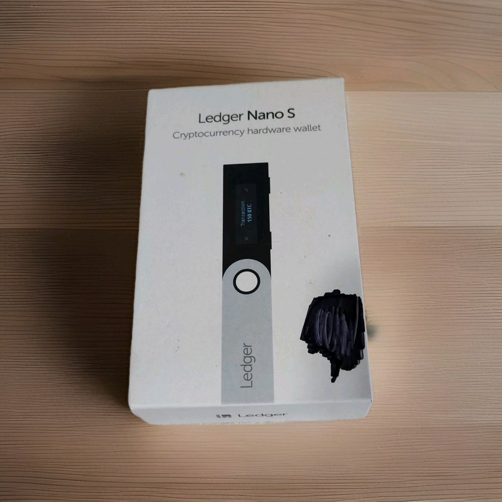 Ledger Nano S - Cryptocurrency Hardware Wallet D16