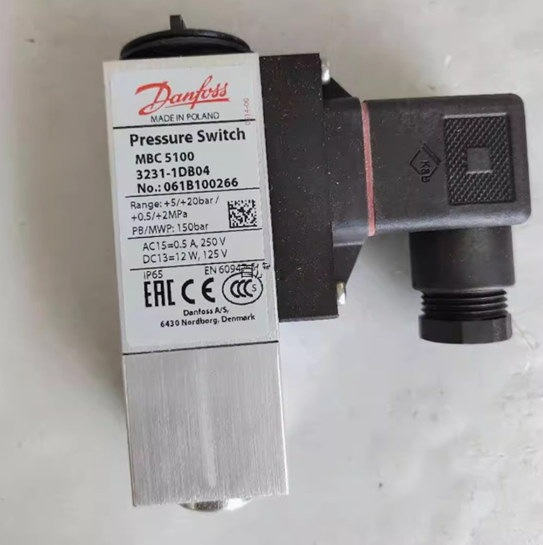 1pcs Danfoss MBC5100 061B100266 sensor