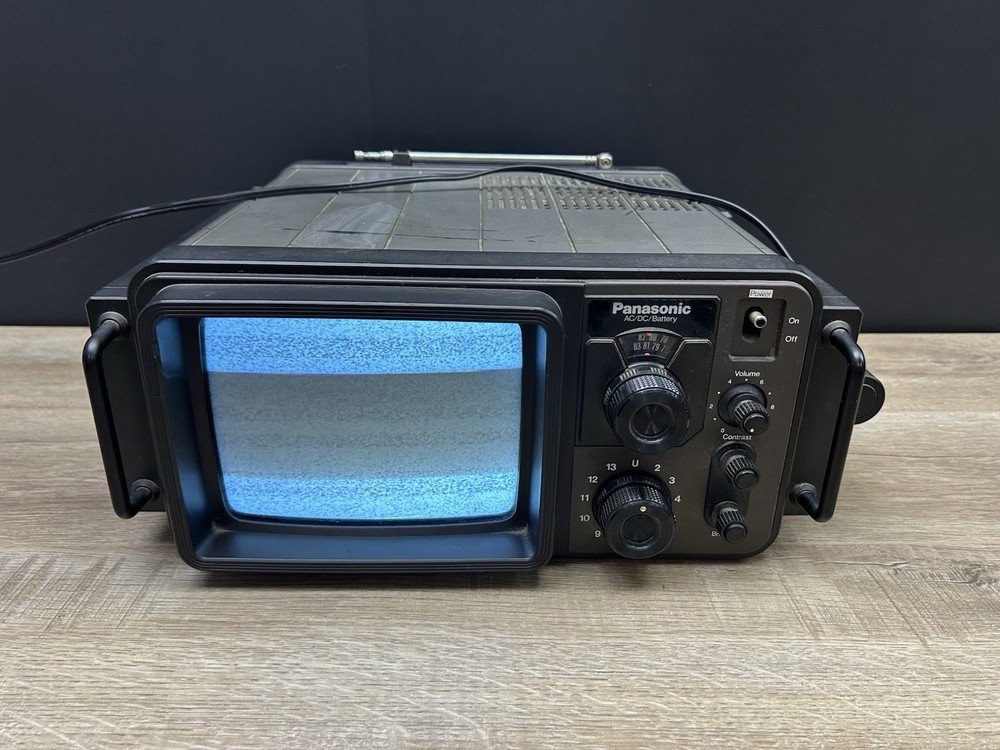 Vintage Panasonic TR-707 AC/DC Battery Wireless Solid State Portable TV Set