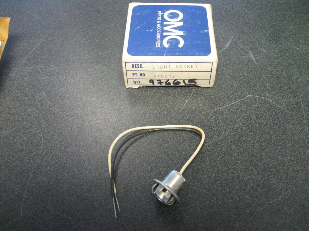 Johnson Evinrude OMC 0976615 Light Socket JO68
