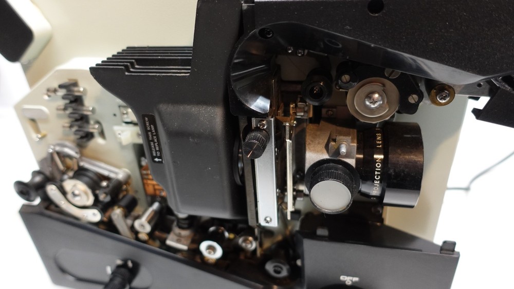 Vintage ELMO 16mm film projector 16-CL Partially working needs rollers