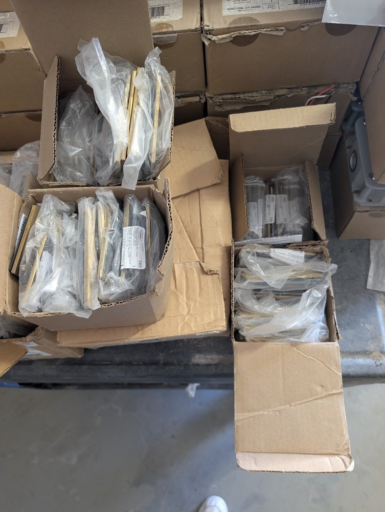 Hubbell S3826 - Brass Floor Box Cover - Rectangular - Single Gang