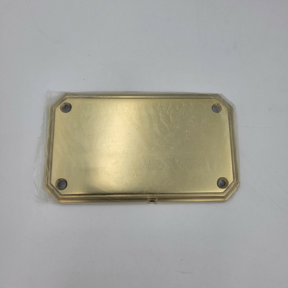 OMNIA 8014 N US3 Traditional Nameplate Bright Brass