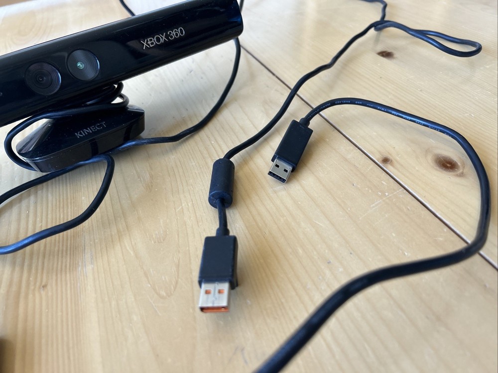 Microsoft Xbox 360 Kinect Sensor Model 1414 With Ac Adapter