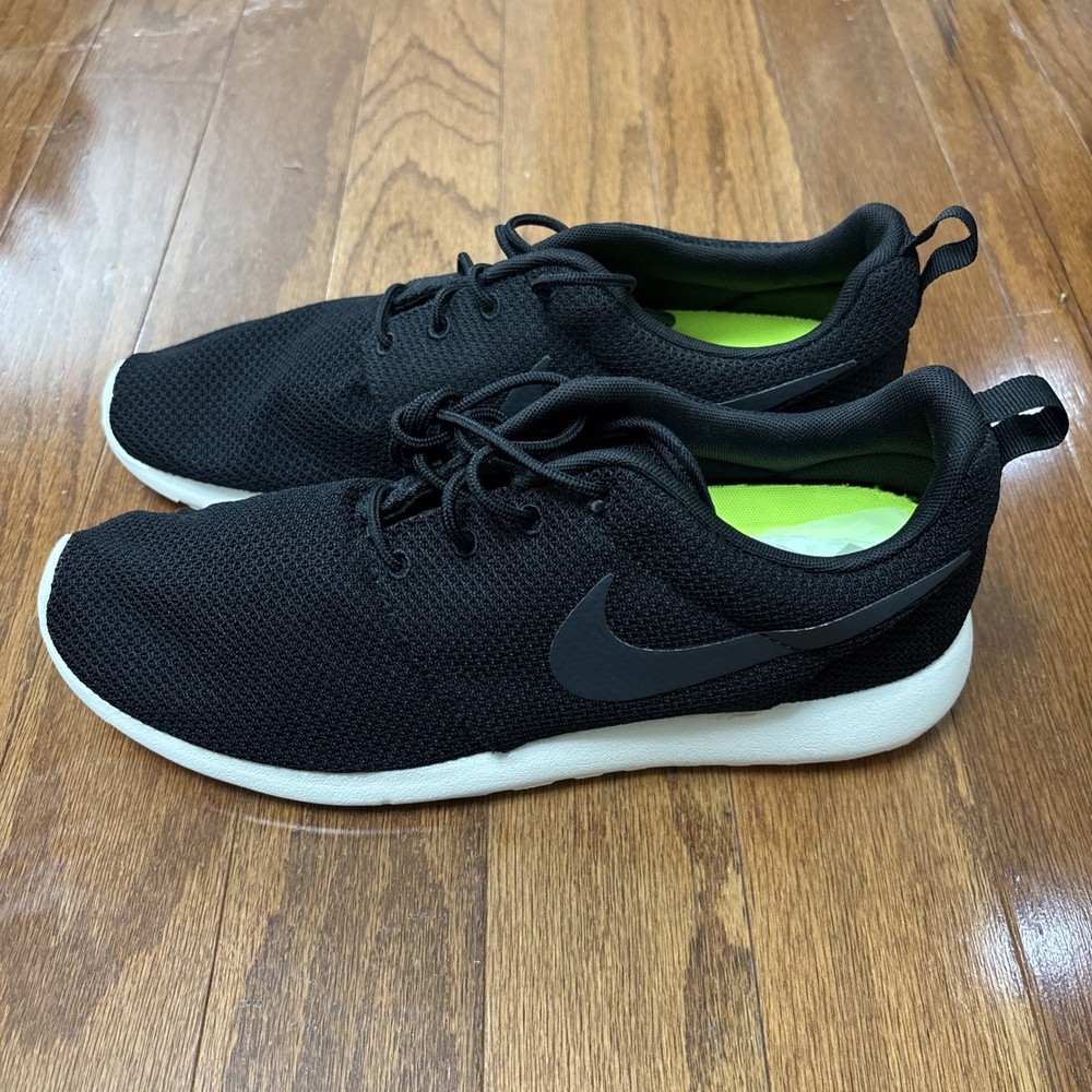 Nike Roshe One Black & White Antharcite size: 8