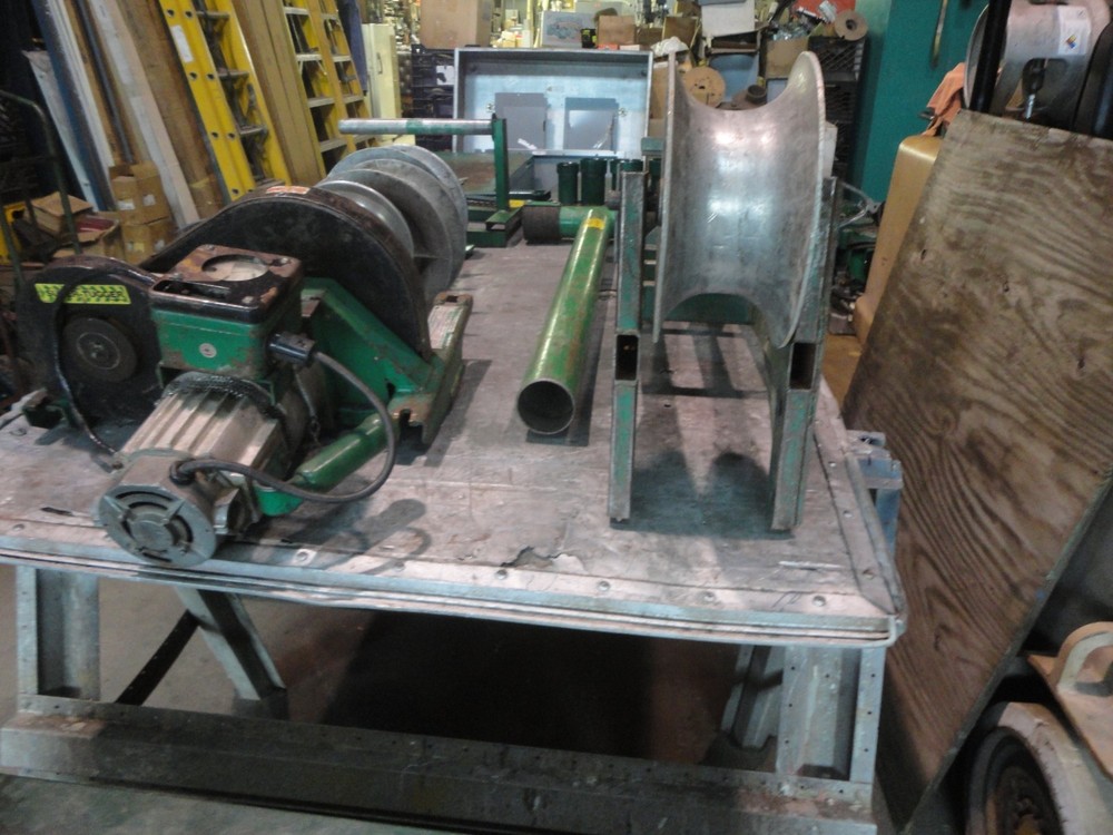 GREENLEE "SUPER" Tugger Cable Puller with all Hardware and Storage Box