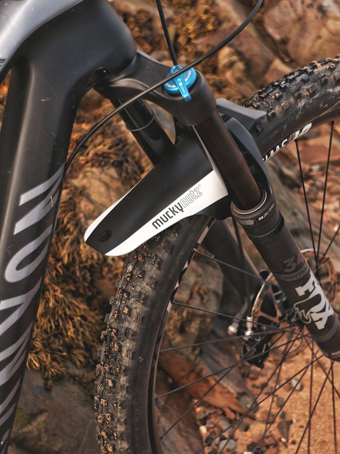 Mucky Nutz Face Fender, White
