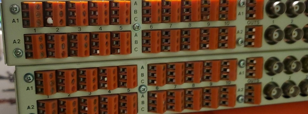 Utah Scientific AVS-101 ANALOG VIDEO ROUTER