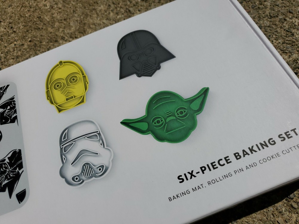Star Wars • 6 Piece Baking Set • Baking Mat Rolling Pin & Cookie Cutters