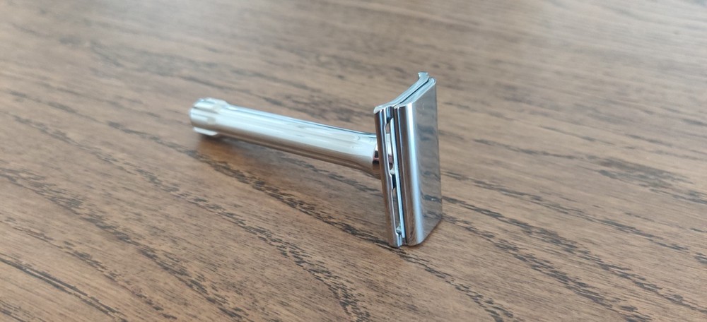 Yaqi Ghost 90SB razor + Tsuka handle