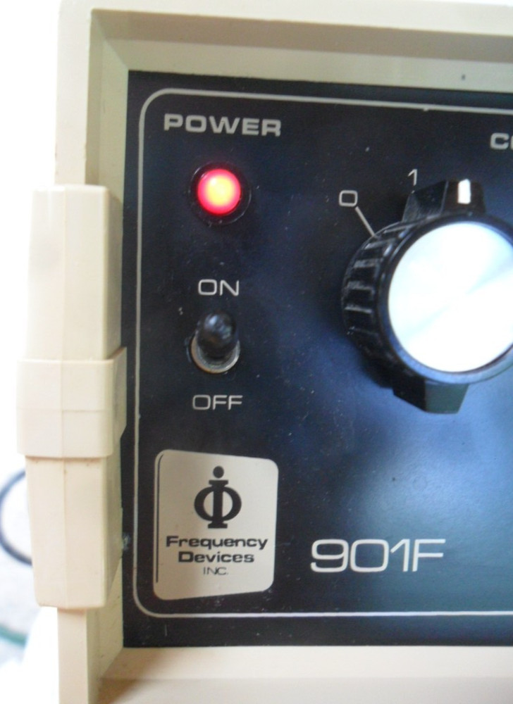 Clean Frequency Devices 901F Filter Amplifier Instrument Powers Up Sold UNTESTED