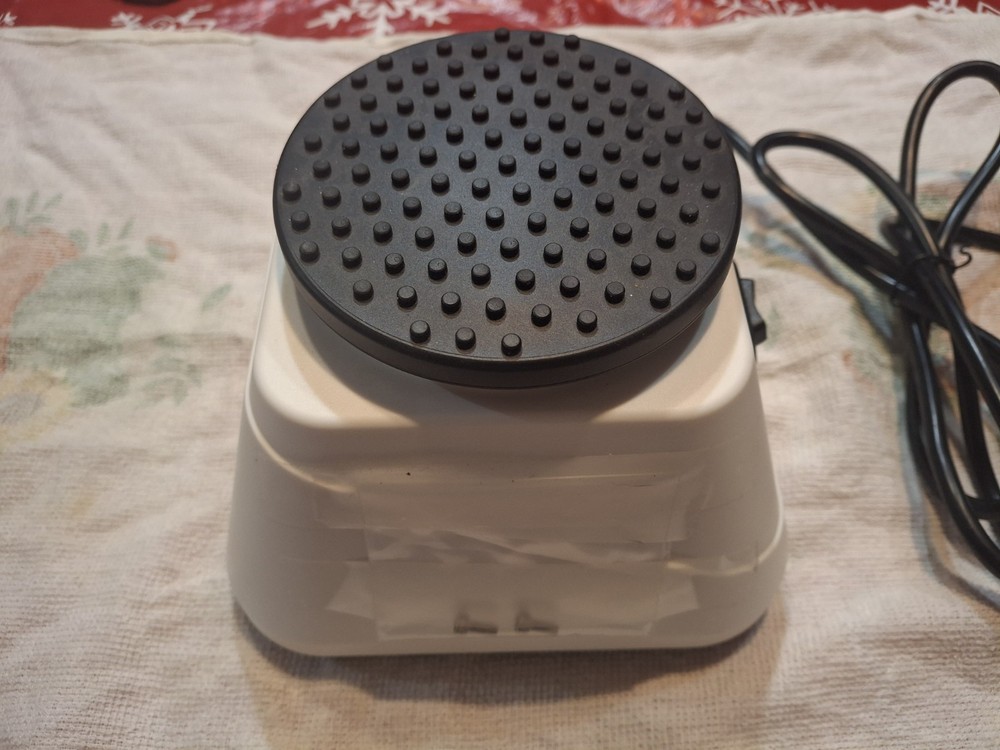 Cekegon CE-MX28 vortex mixer.