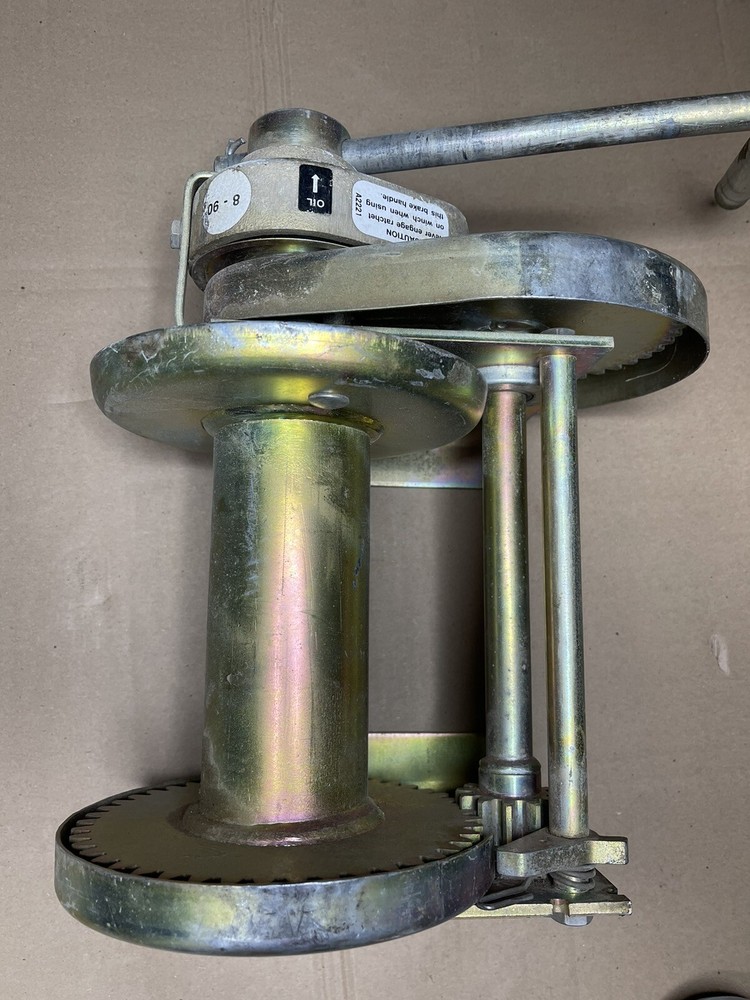 Thern Hand Winch Model 4411