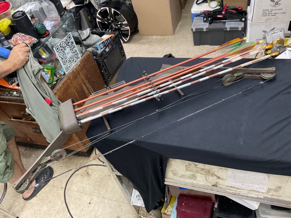 BROWNING EXPLORER COMPOUND BOW 70 lbs/ 30%