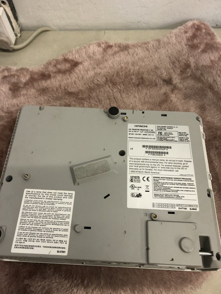 Hitachi Projector CP-X2530WN