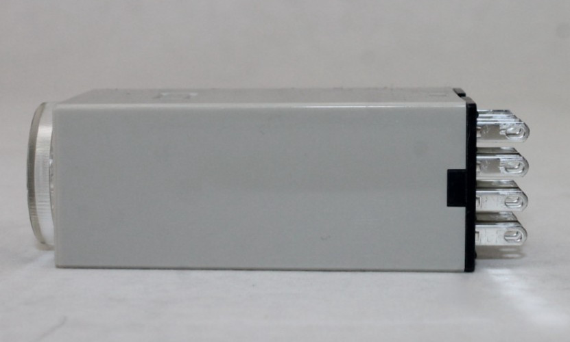 Omron H3Y-4 Timer