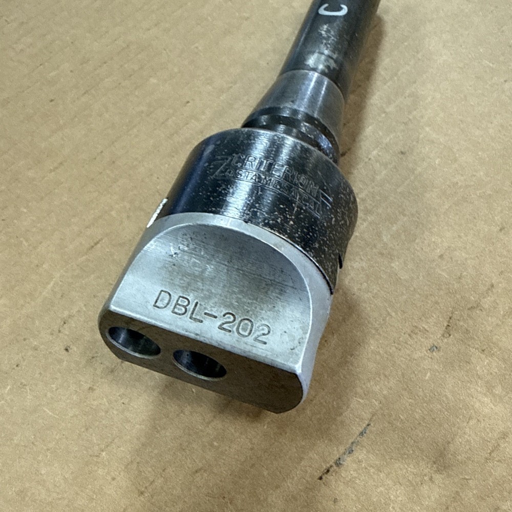 CRITERION DBL 202 BORING HEAD 1/2” TOOL HOLES R8 SHANK