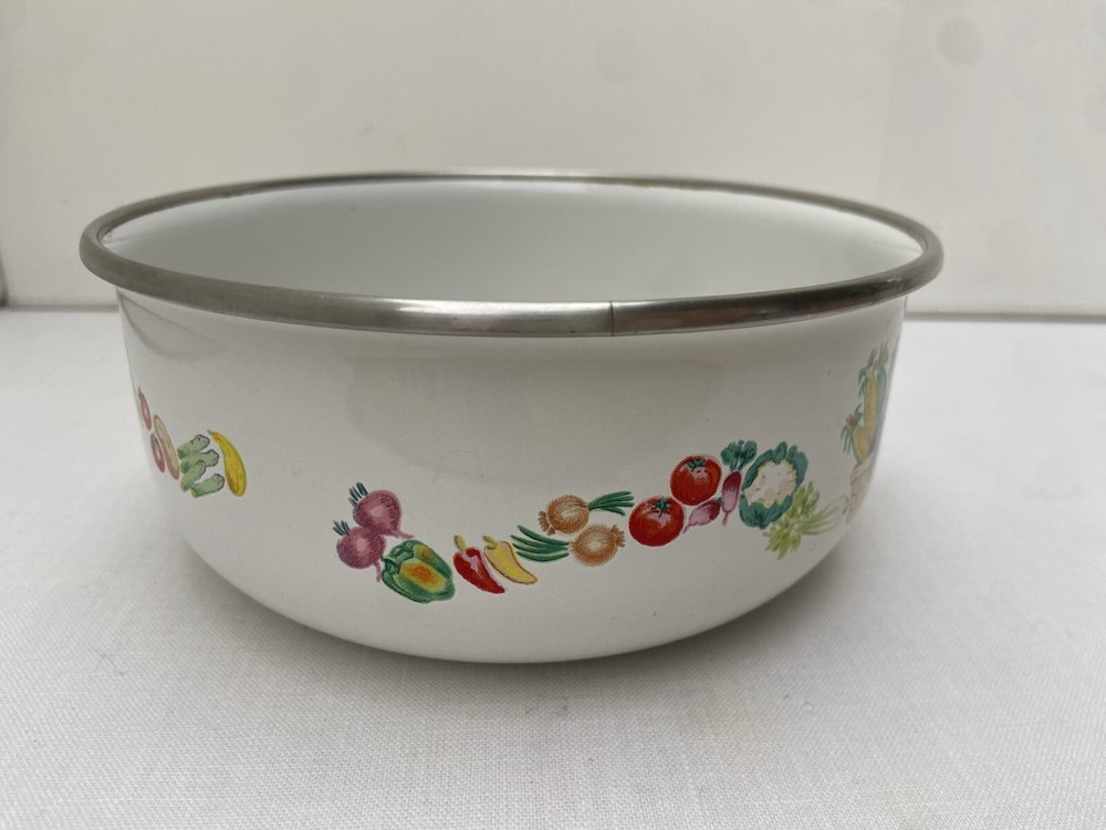 2 Lot Set Kobe Kitchen Enamelware Bowls Nesting Mix Serve Store White Vegetables