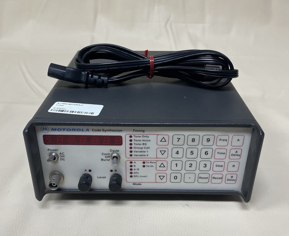 MOTOROLA CODE SYNTHESIZER R-1100A W/Power Cord