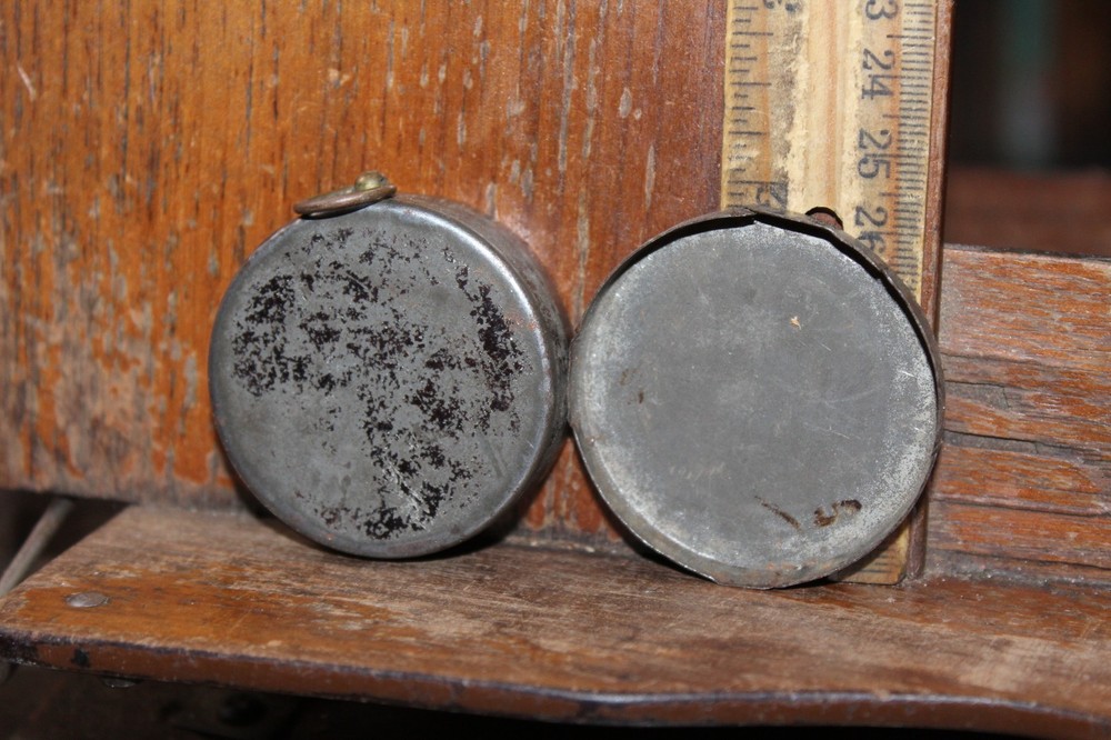 Vintage Case with Lid Small Compass