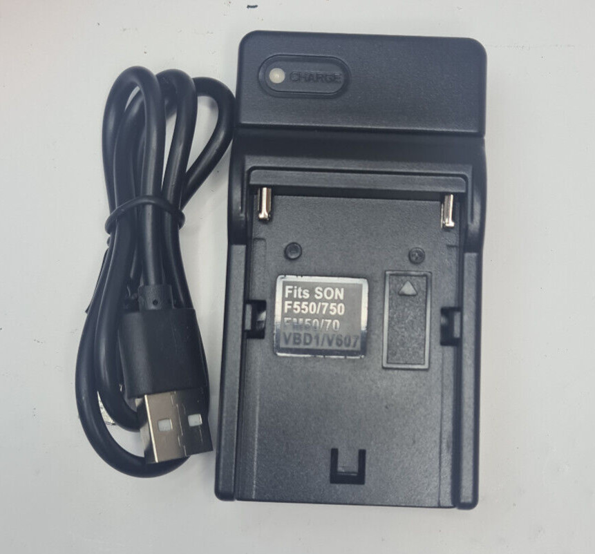 Sony CCD-TR3100E Handycam Video 8 Camcorder Bundle Fully Working