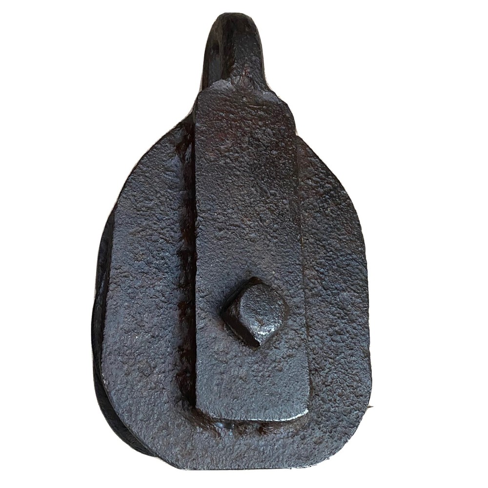 shipwreck iron pulley