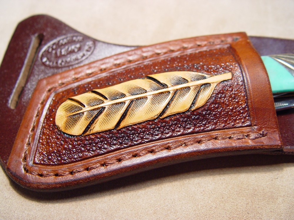 Custom Leather Crossdraw Sheath w/feather for 4” Trapper (left hand)