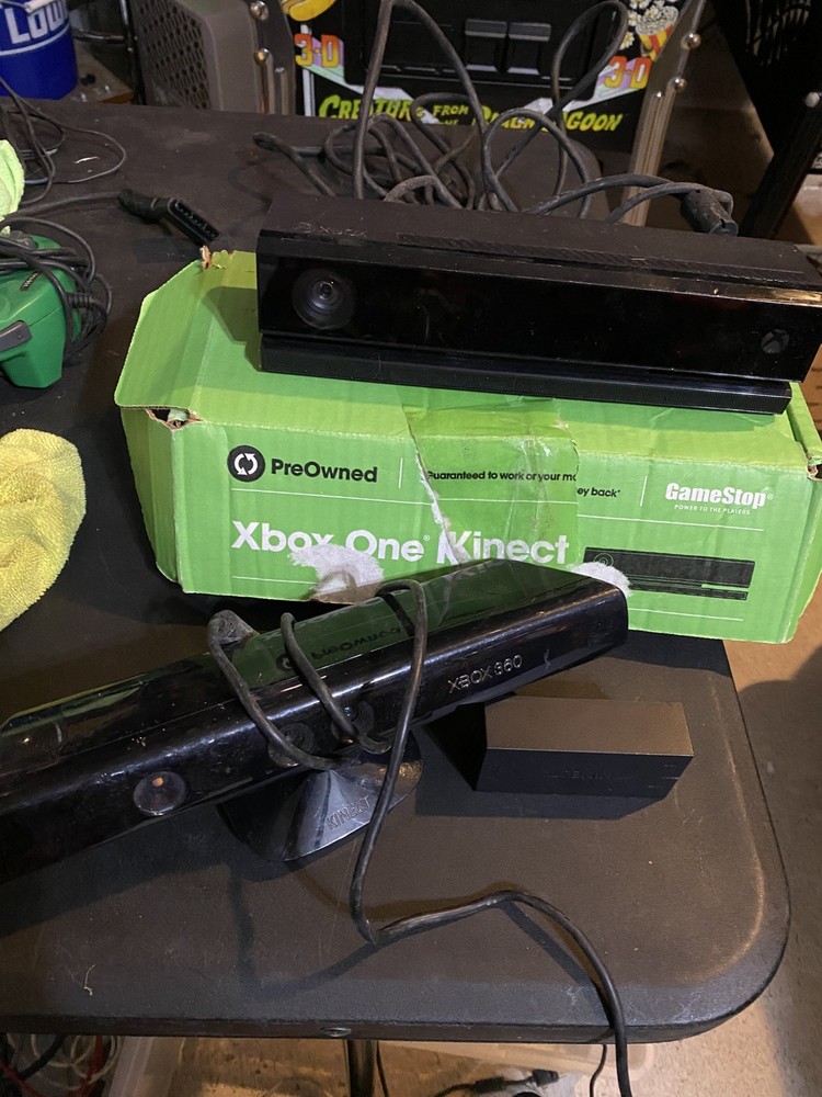 Microsoft Xbox One Kinect Sensor lot of 2 untested