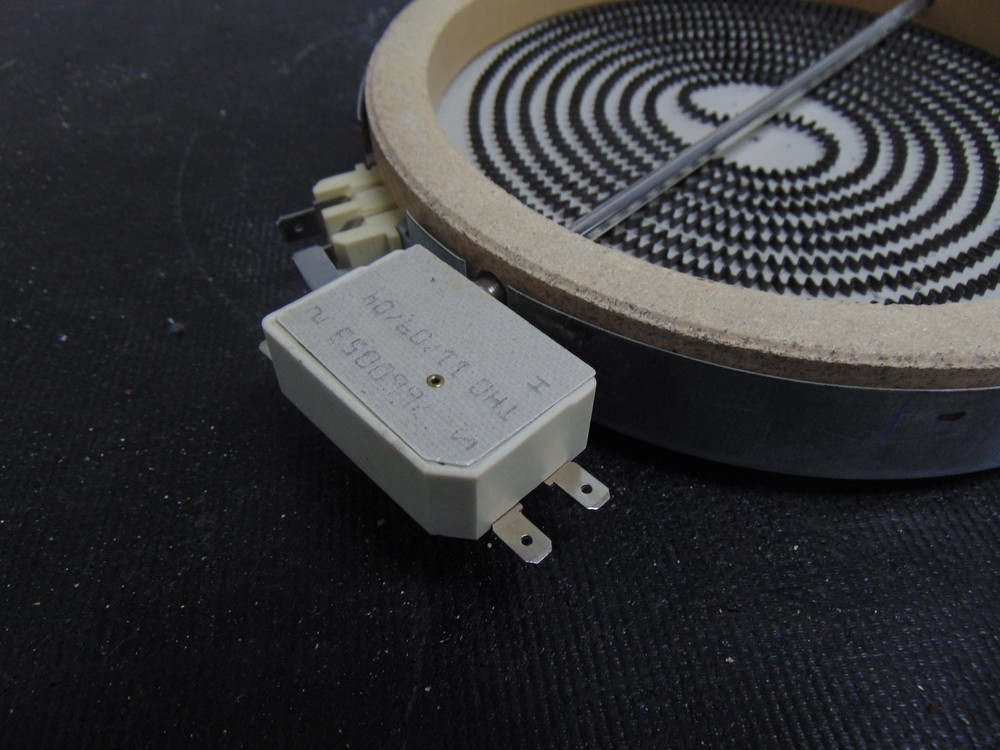 GE Range PB920DT1BB Surface Element 191D4162P002